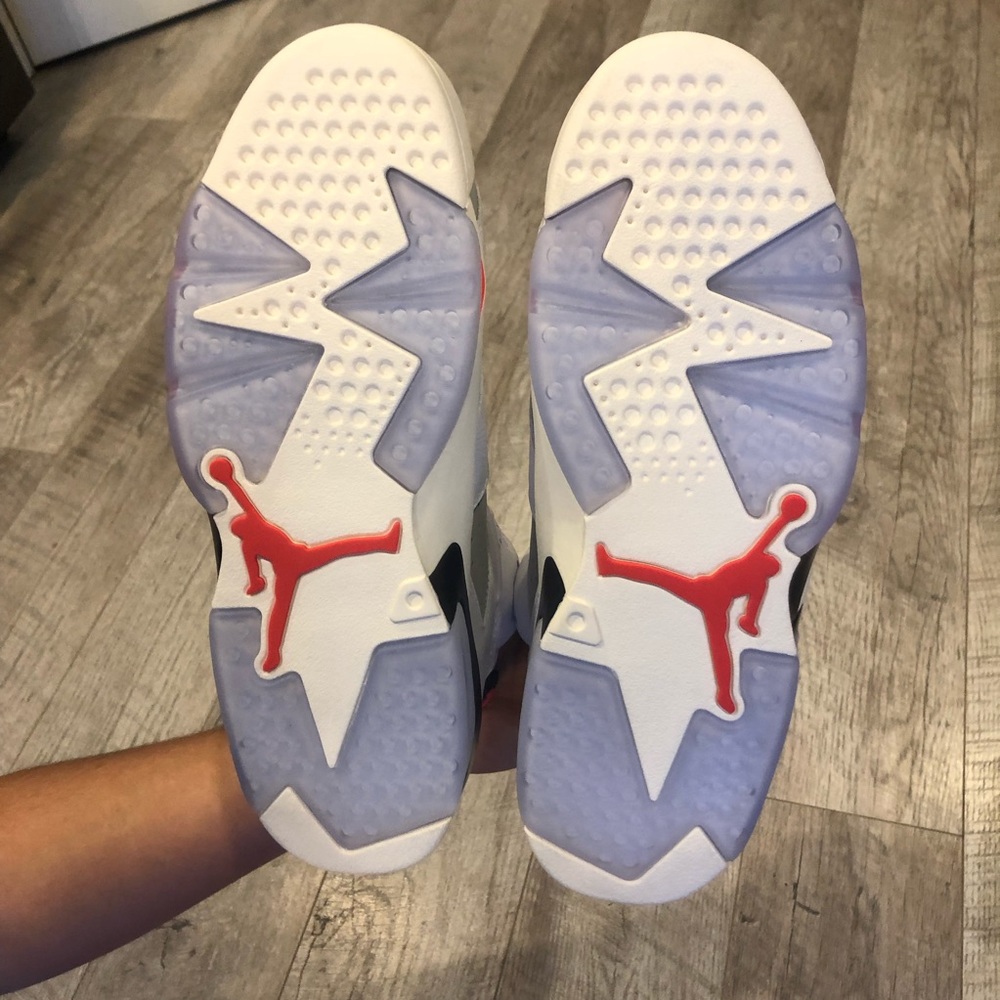 NIKE AIR JORDAN 6 RETRO - Picture 4 of 4